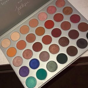Jaclyn Hill eyeshadow palette